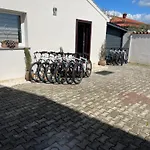Vila Hasani Valtura