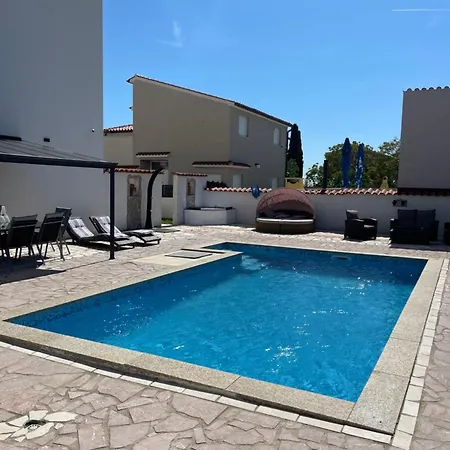 Villa Hasani *