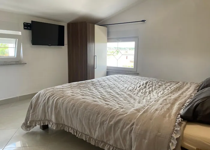 Hasani Villa Valtura