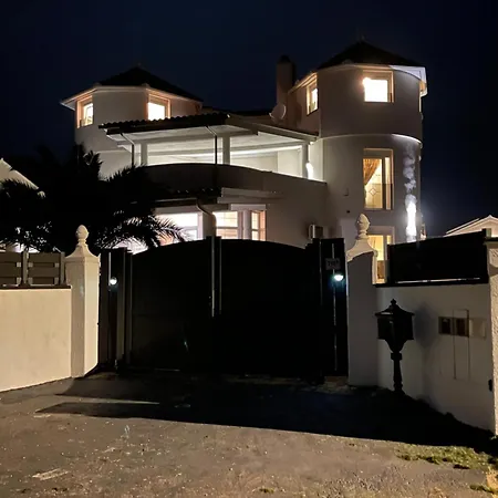 Hasani Villa Valtura