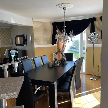 Hasani Villa Valtura